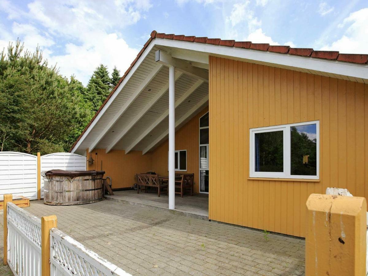 6 Person Holiday Home In Ansager Екстер'єр фото